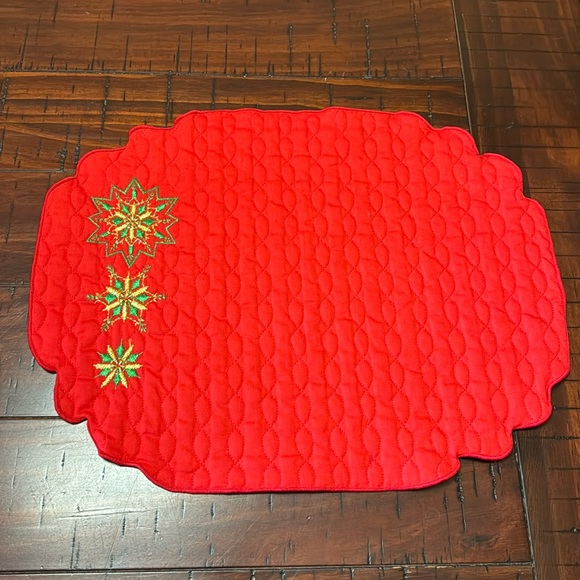 Beautiful Vintage Quilted & Embroidered Cloth Placemats - Picture 2 of 4